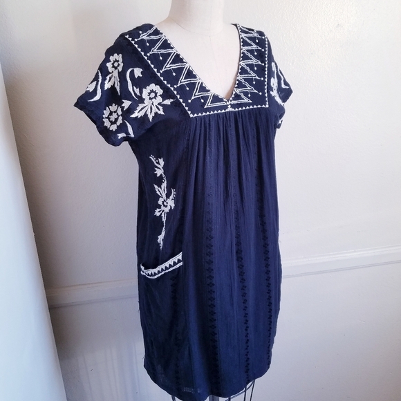 Lucky‎ Brand |Black Shift Dress +White Embr… - Picture 2 of 13